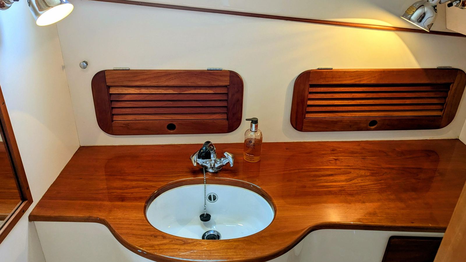 2000 Hinckley Picnic Boat 36 Classic LUNA — photo 11