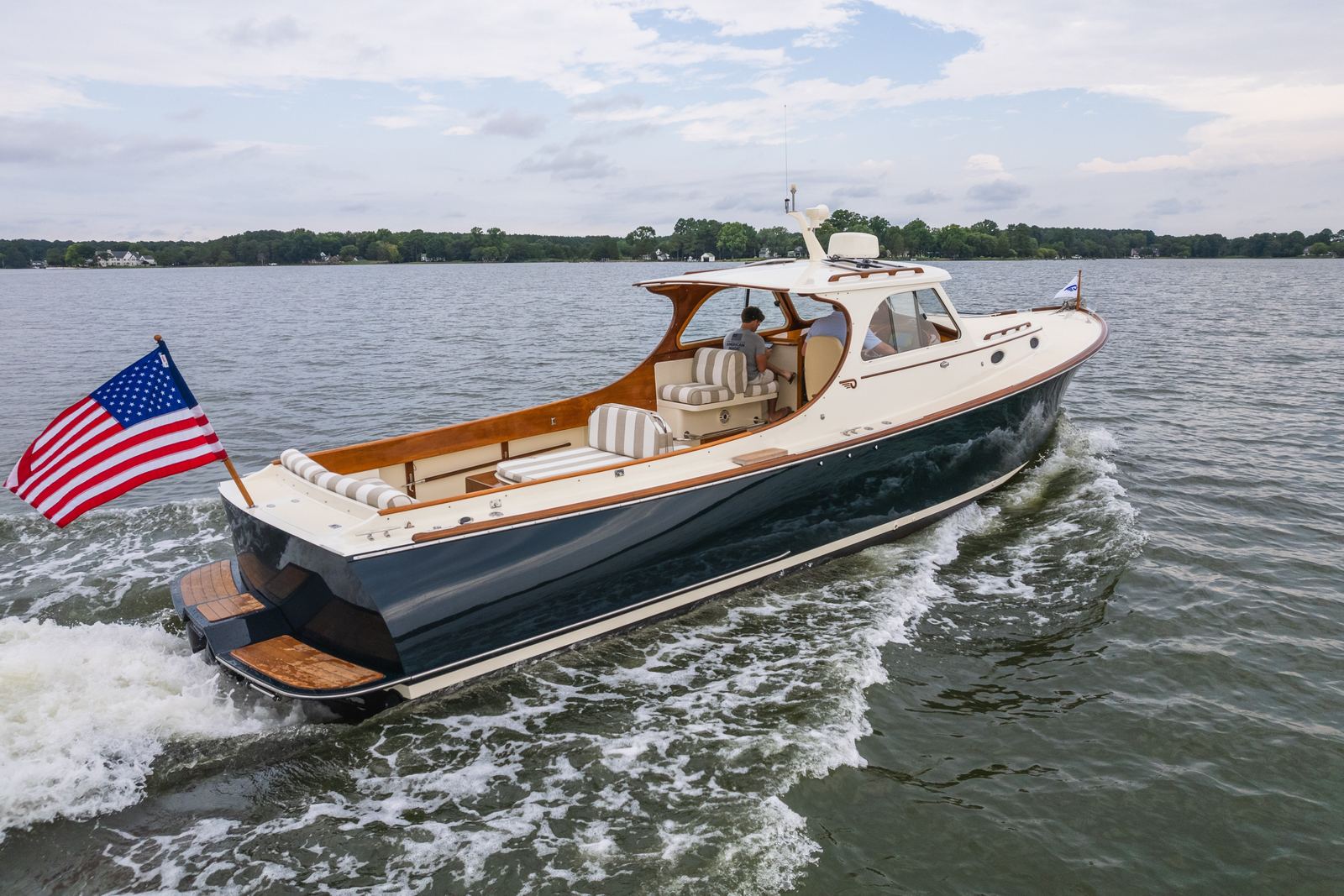 2000 Hinckley Picnic Boat 36 Classic NO NAME — photo 4