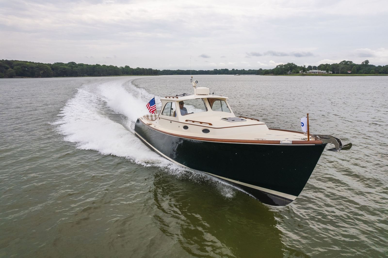 2000 Hinckley Picnic Boat 36 Classic NO NAME — photo 5