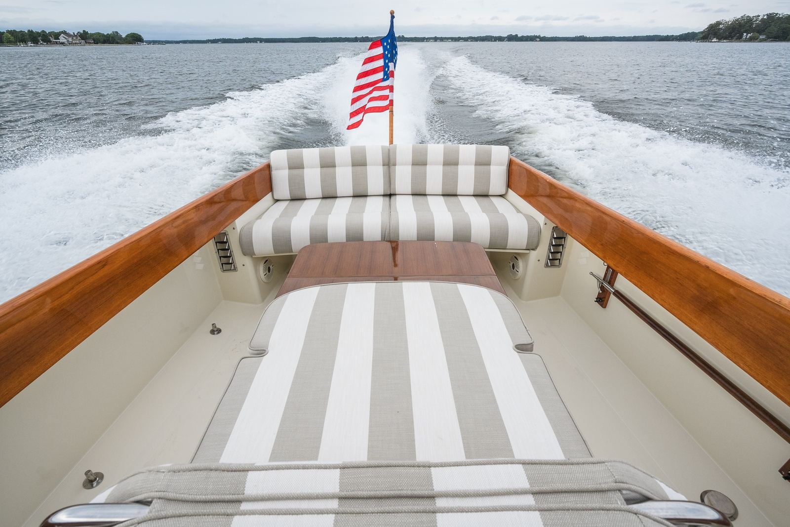 2000 Hinckley Picnic Boat 36 Classic NO NAME — photo 8