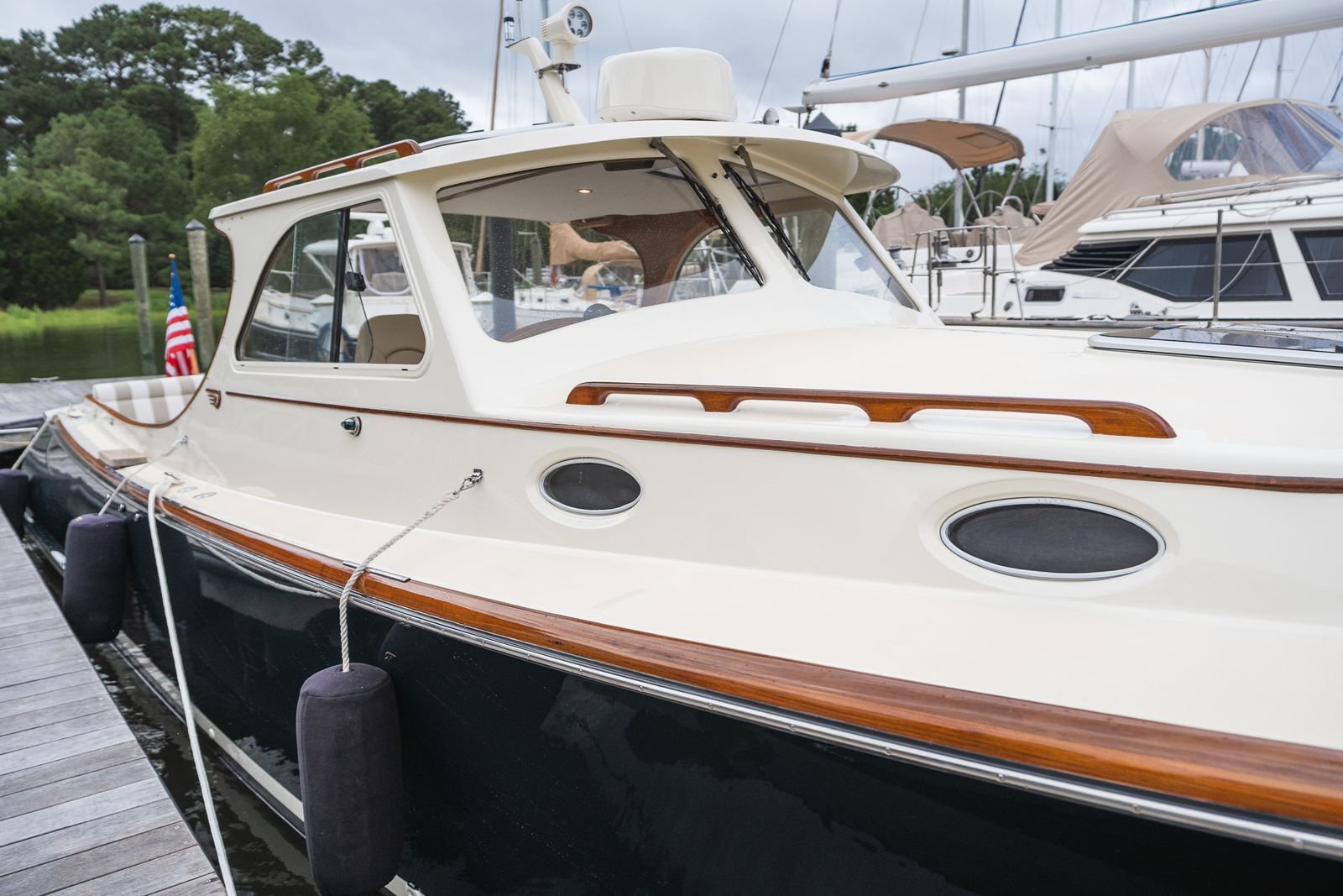 2000 Hinckley Picnic Boat 36 Classic NO NAME — photo 20