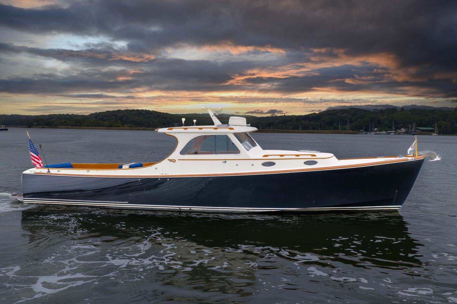 2000 Hinckley Picnic Boat 36 Classic WHIMBREL — photo 2