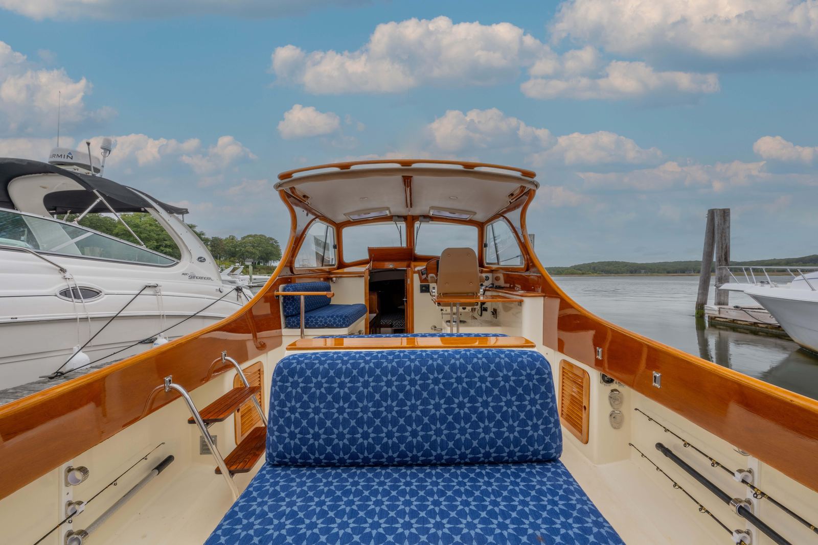2000 Hinckley Picnic Boat 36 Classic WHIMBREL — photo 9