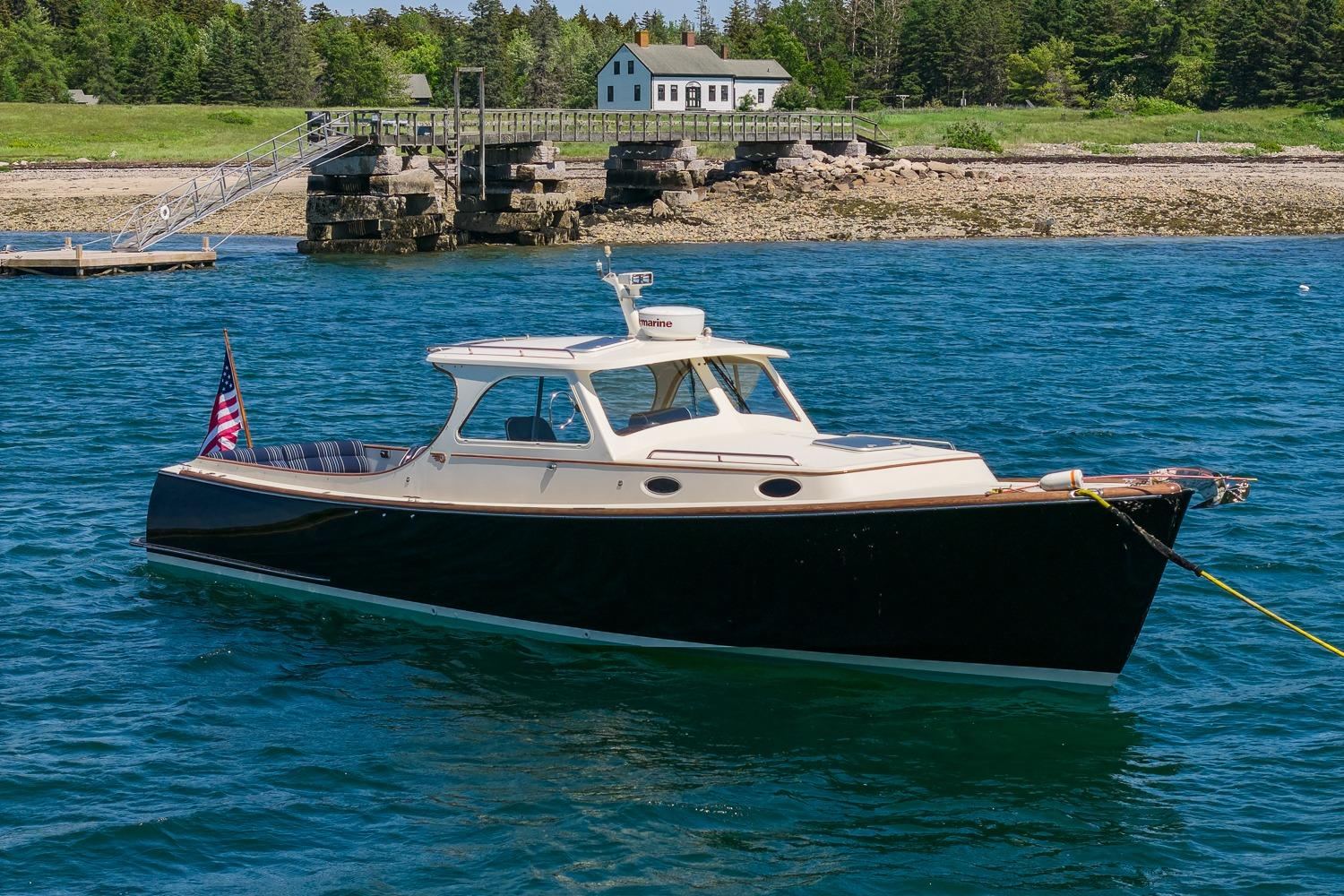2001 Hinckley Picnic Boat 36 Classic SUMMER BLISS — photo 11