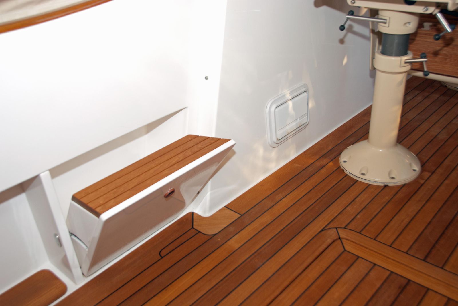 2002 CH Marine Shelter Island Runabout 38 VELOCITY — photo 14