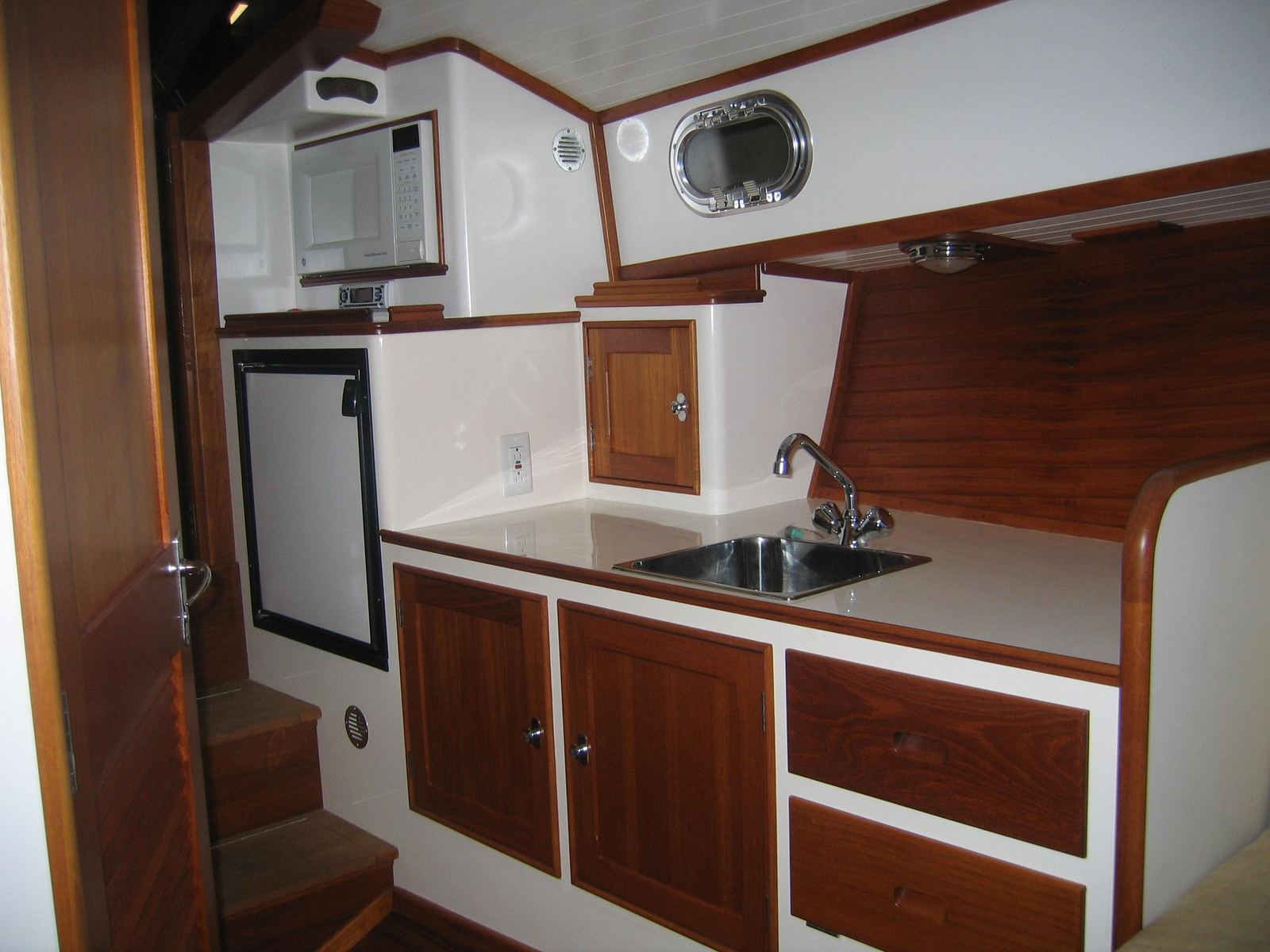 2002 CH Marine Shelter Island Runabout 38 VELOCITY — photo 20