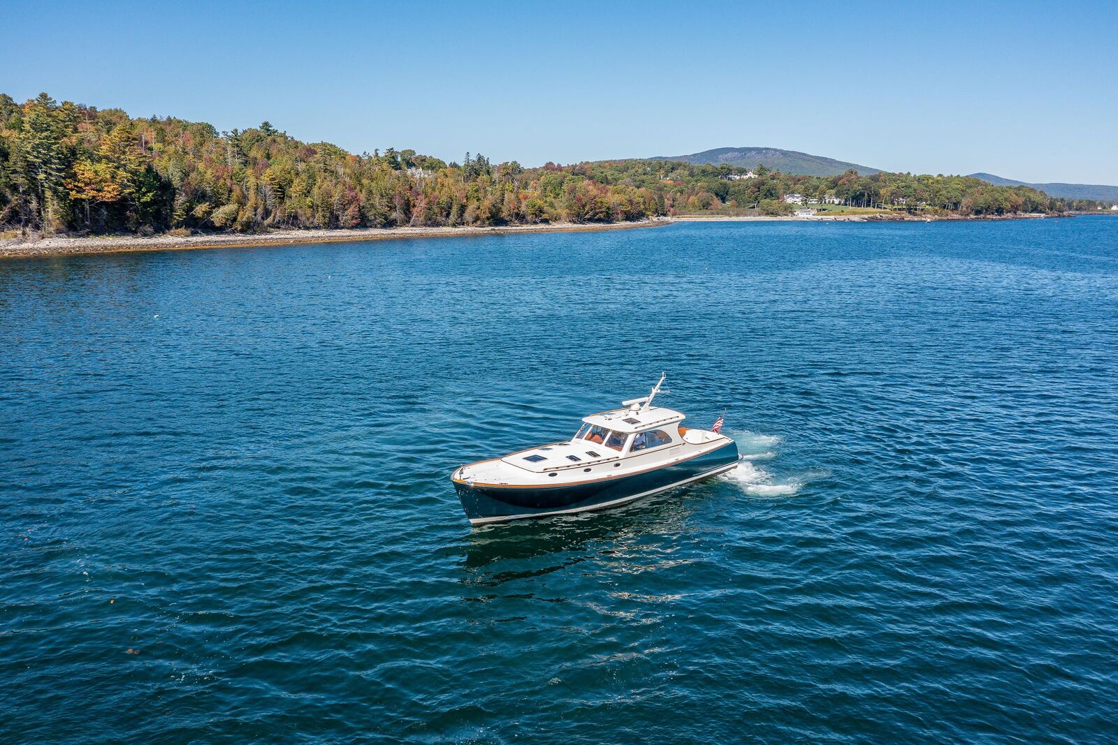 2002 Hinckley Talaria 44 Express PIPE DREAMS — photo 5