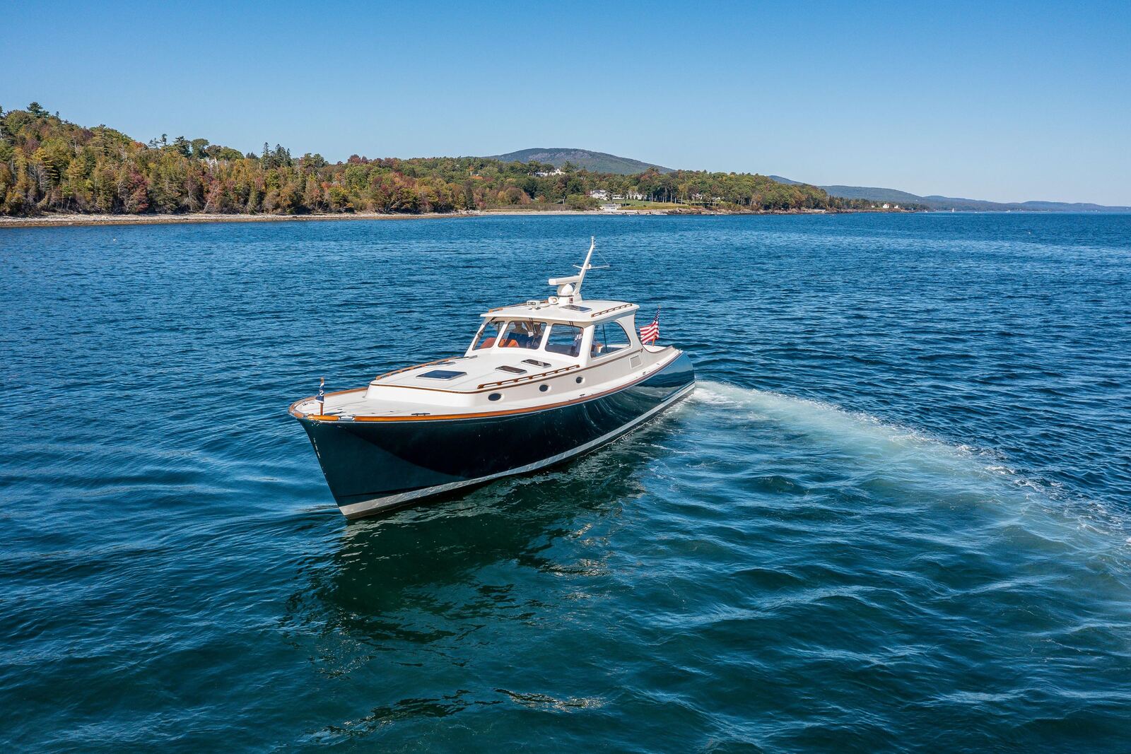 2002 Hinckley Talaria 44 Express PIPE DREAMS — photo 7