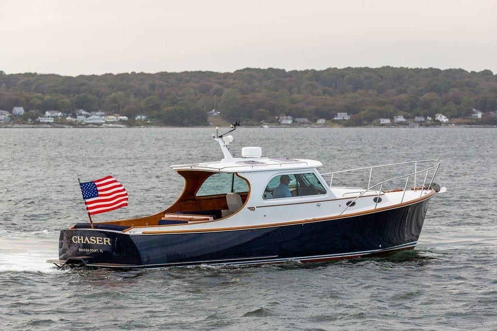 2004 Hinckley Picnic Boat 36 EP CHASER — photo 8