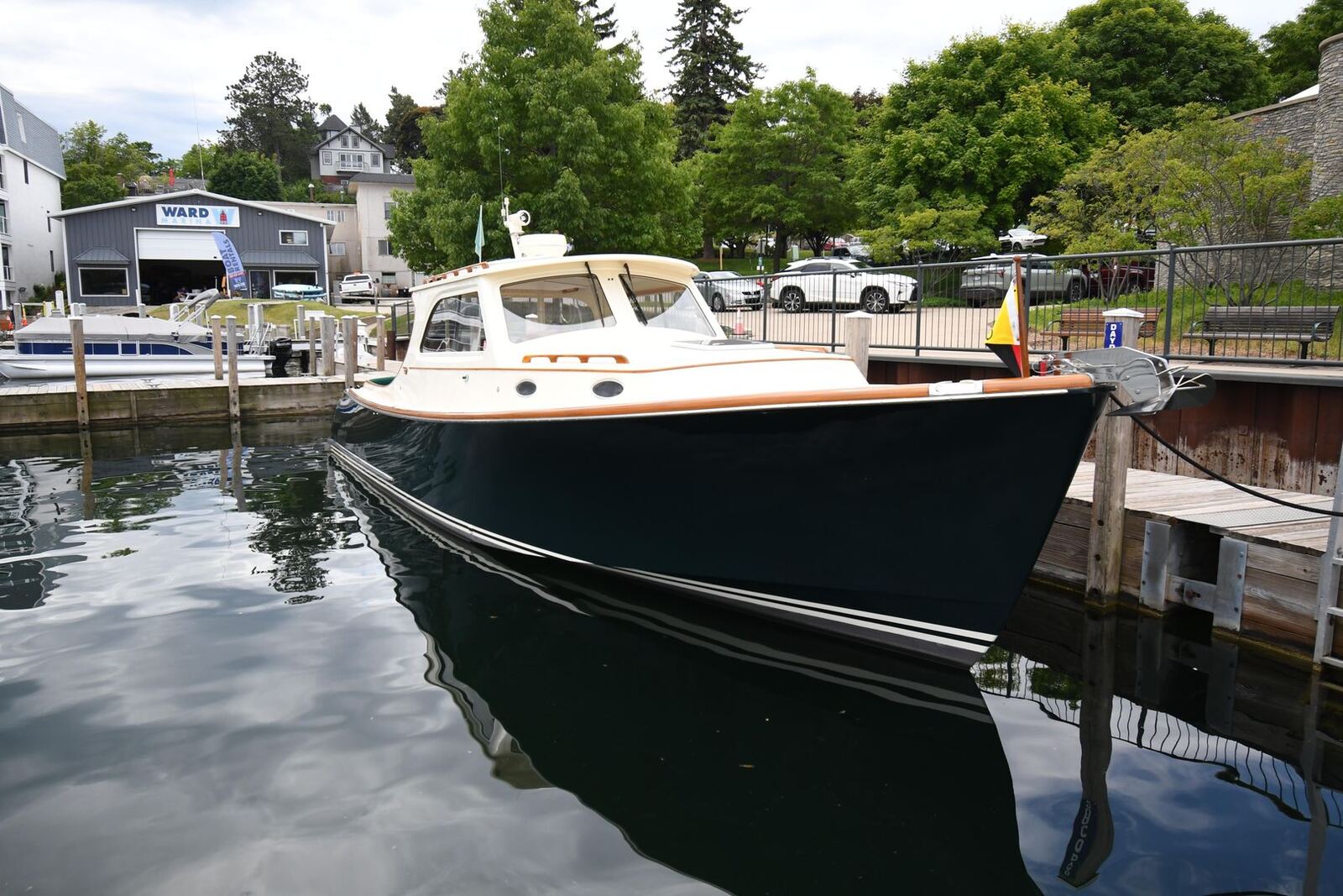 2005 Hinckley Picnic Boat 36 EP LADY K — photo 1