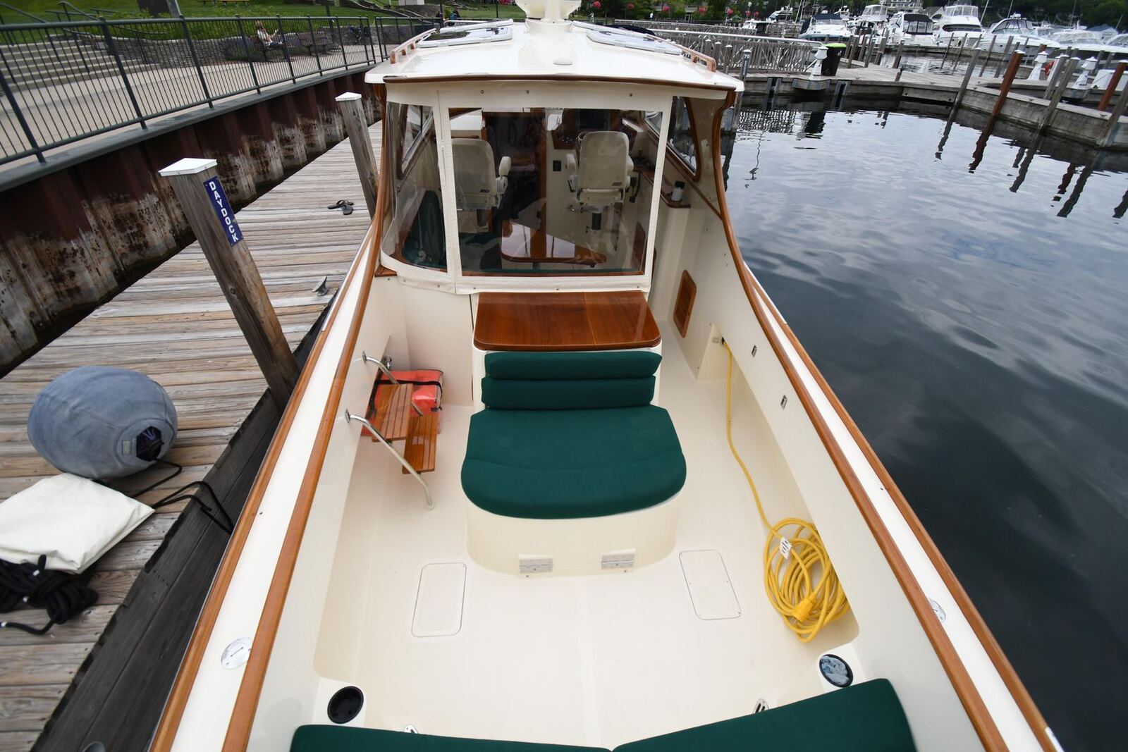 2005 Hinckley Picnic Boat 36 EP LADY K — photo 12