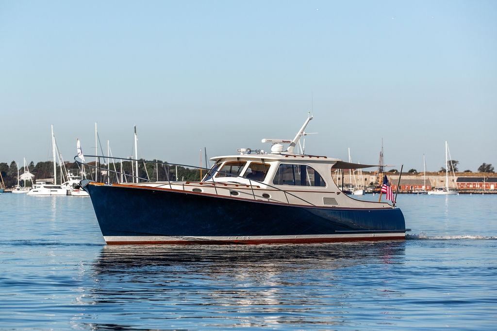 2005 Hinckley Talaria 44 MON AMOUR — photo 3