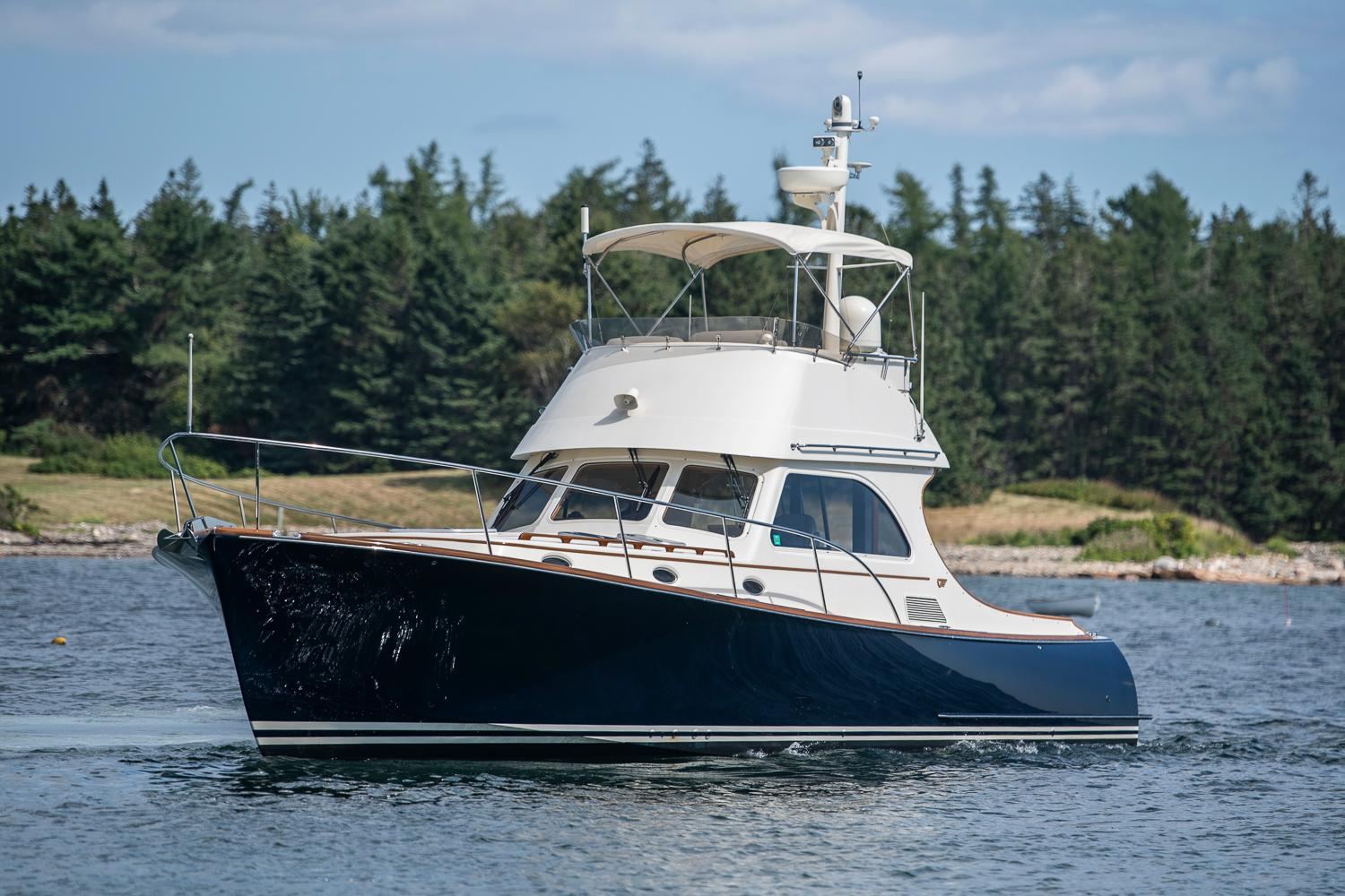 2006 Hinckley Talaria 44 Flybridge HALCYON — photo 1