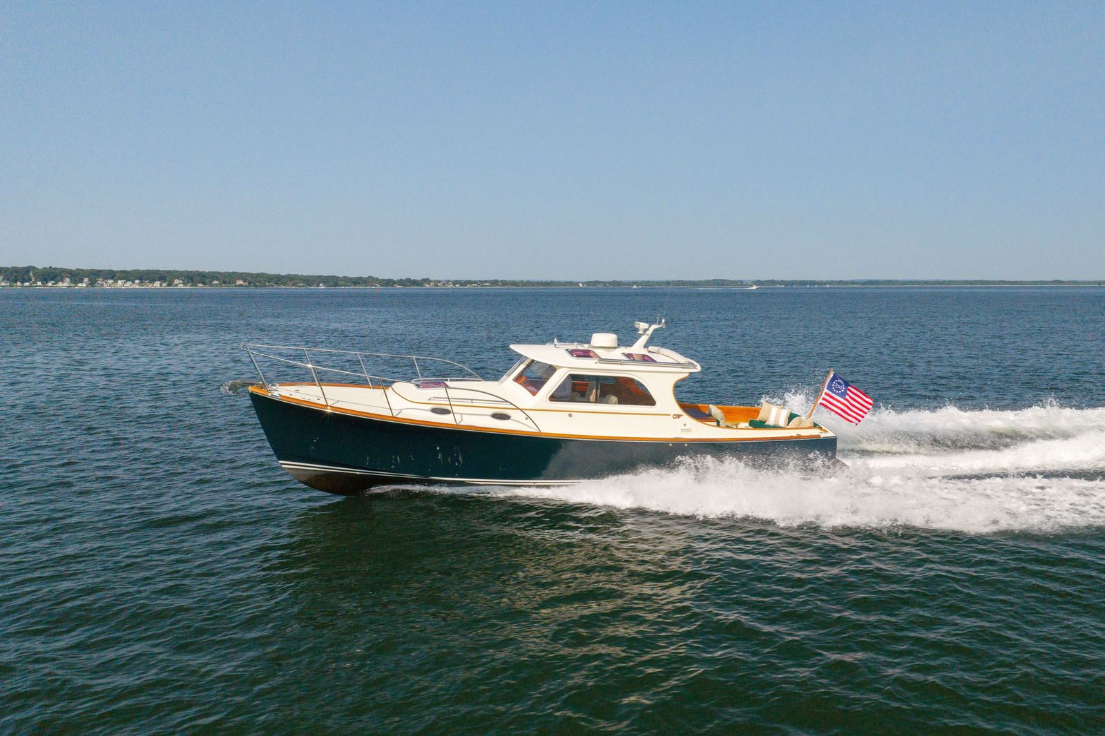 2007 Hinckley Picnic Boat 36 EP RAVEN — photo 2