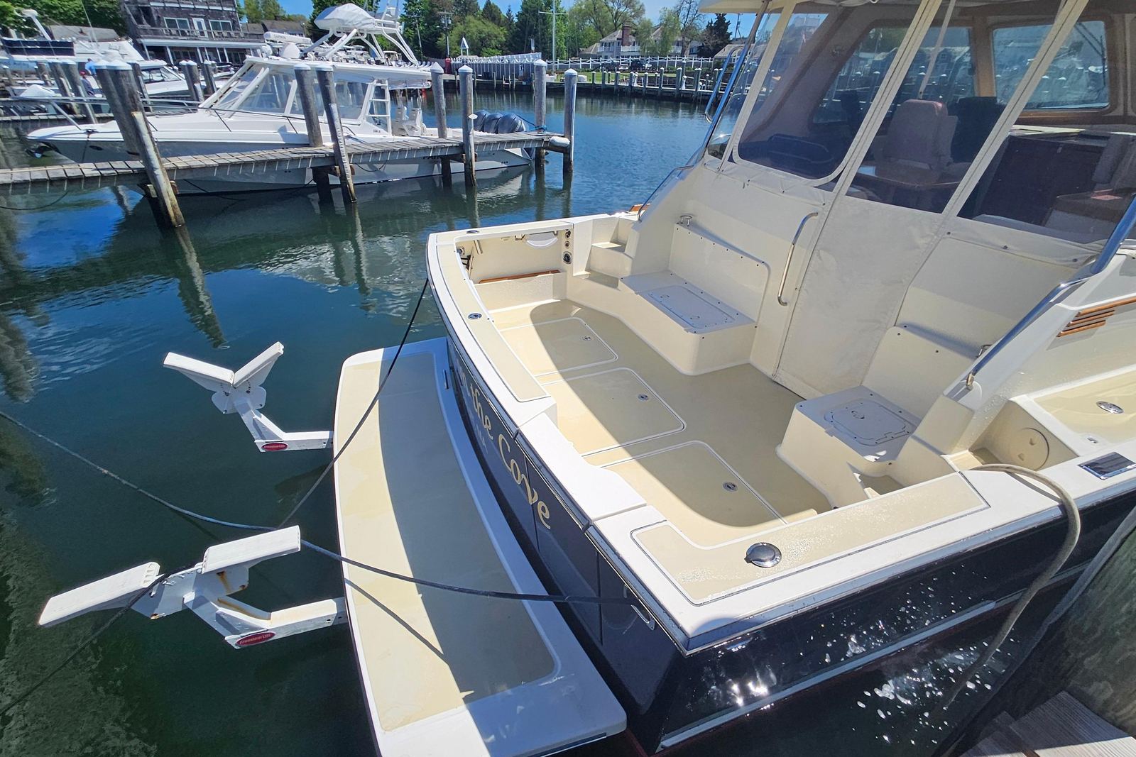 2009 Sabre 42 Express Fifteen On The Cove — photo 14