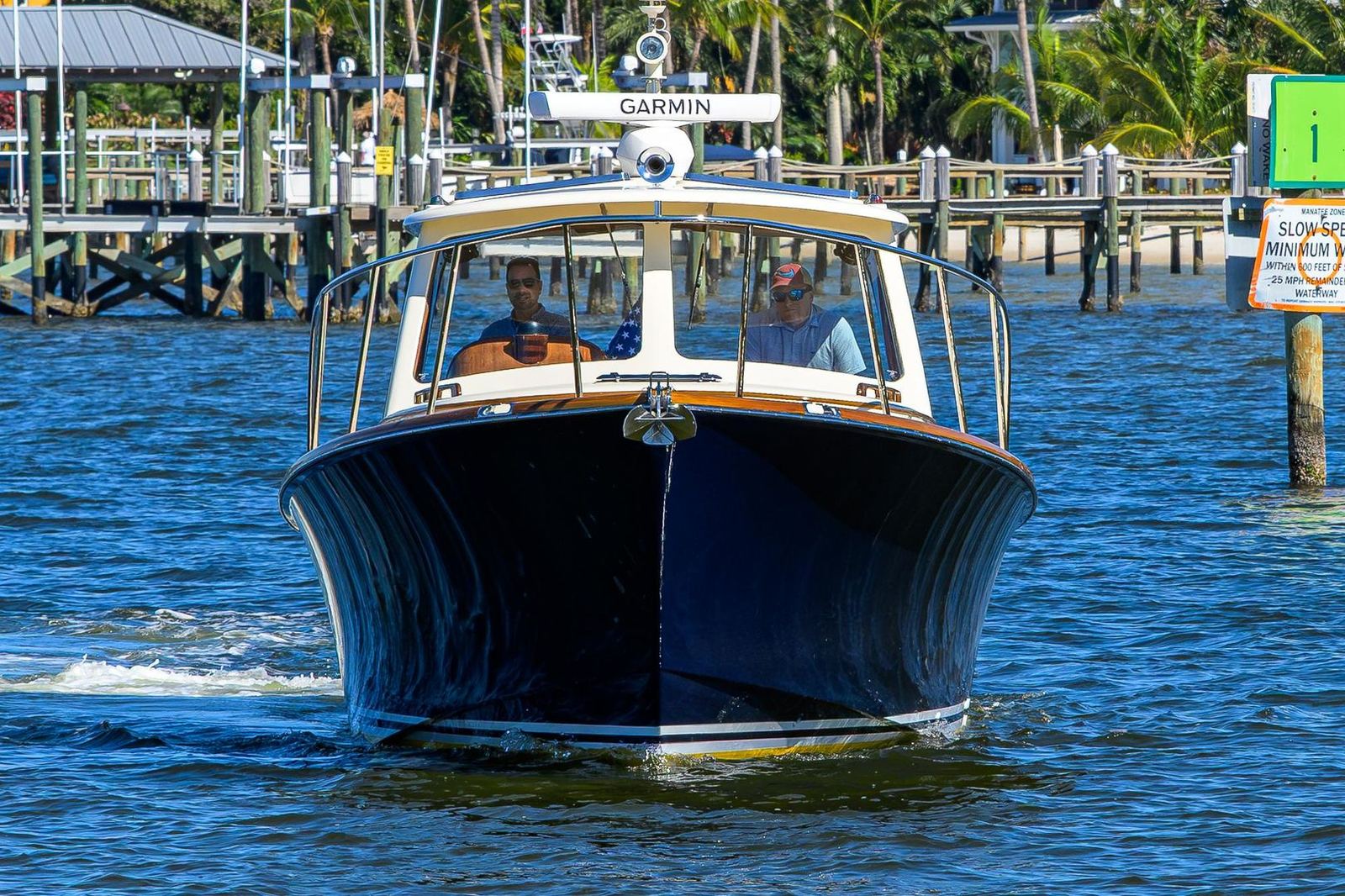 2010 Hinckley Picnic Boat 37 MKIII CARA MIA — photo 4