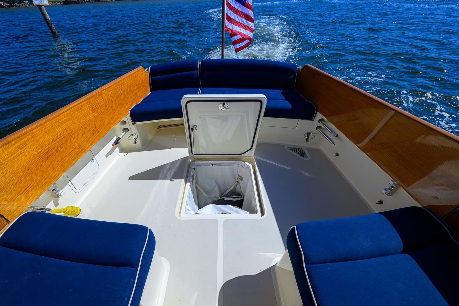 2010 Hinckley Picnic Boat 37 MKIII CARA MIA — photo 6