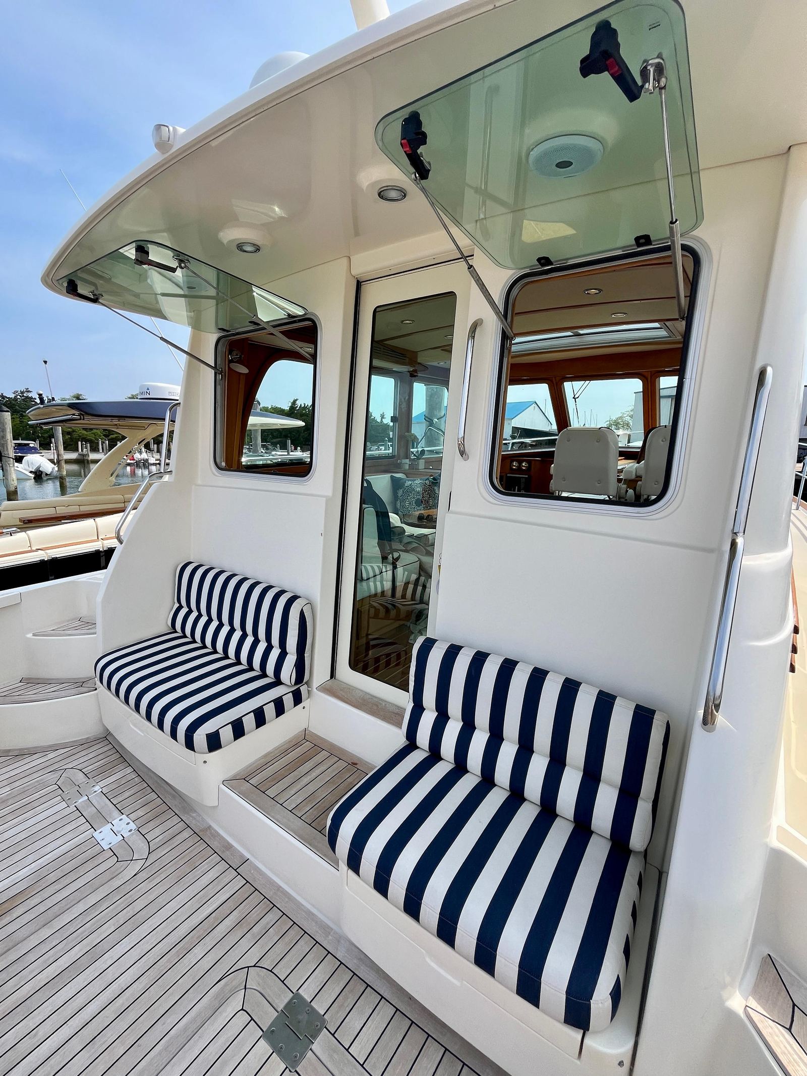 2010 Sabre 40 Sedan Serendipity II — photo 13
