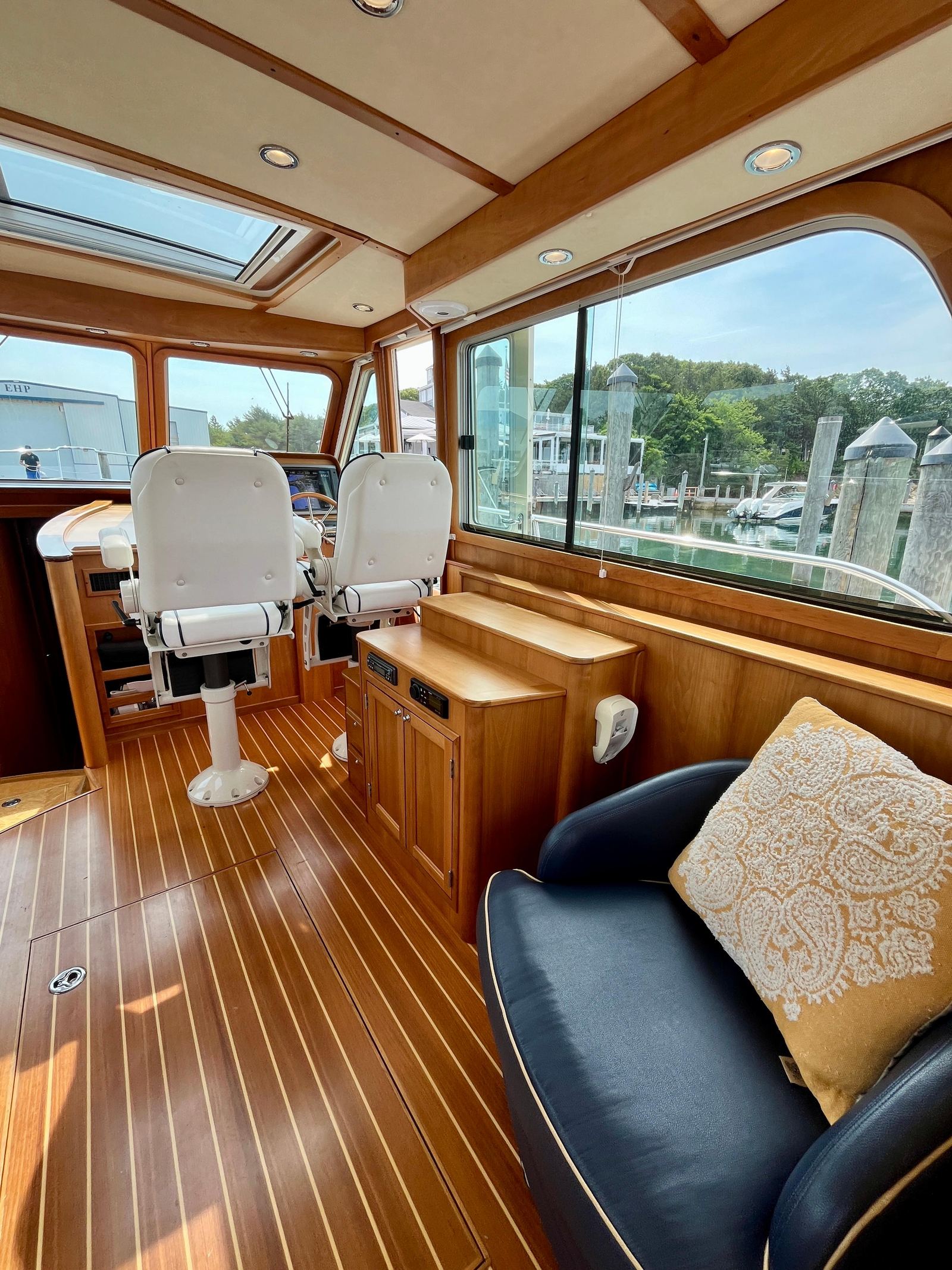 2010 Sabre 40 Sedan Serendipity II — photo 16