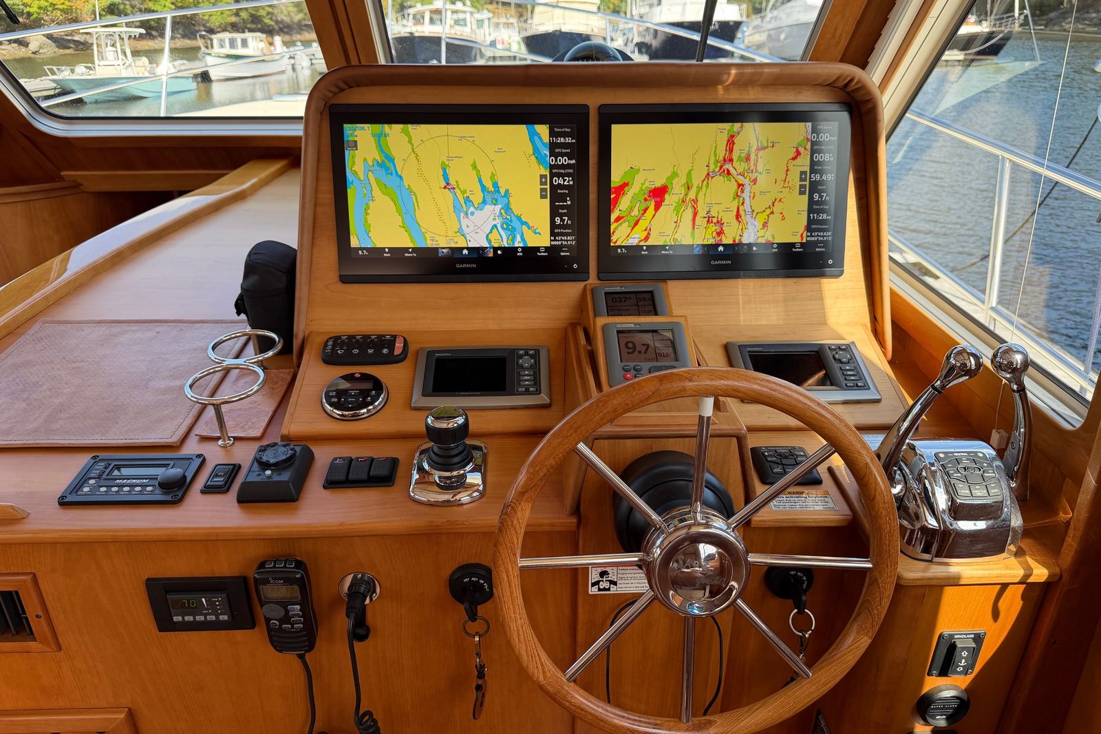 2011 Sabre 40 Sedan Josephine B — photo 3