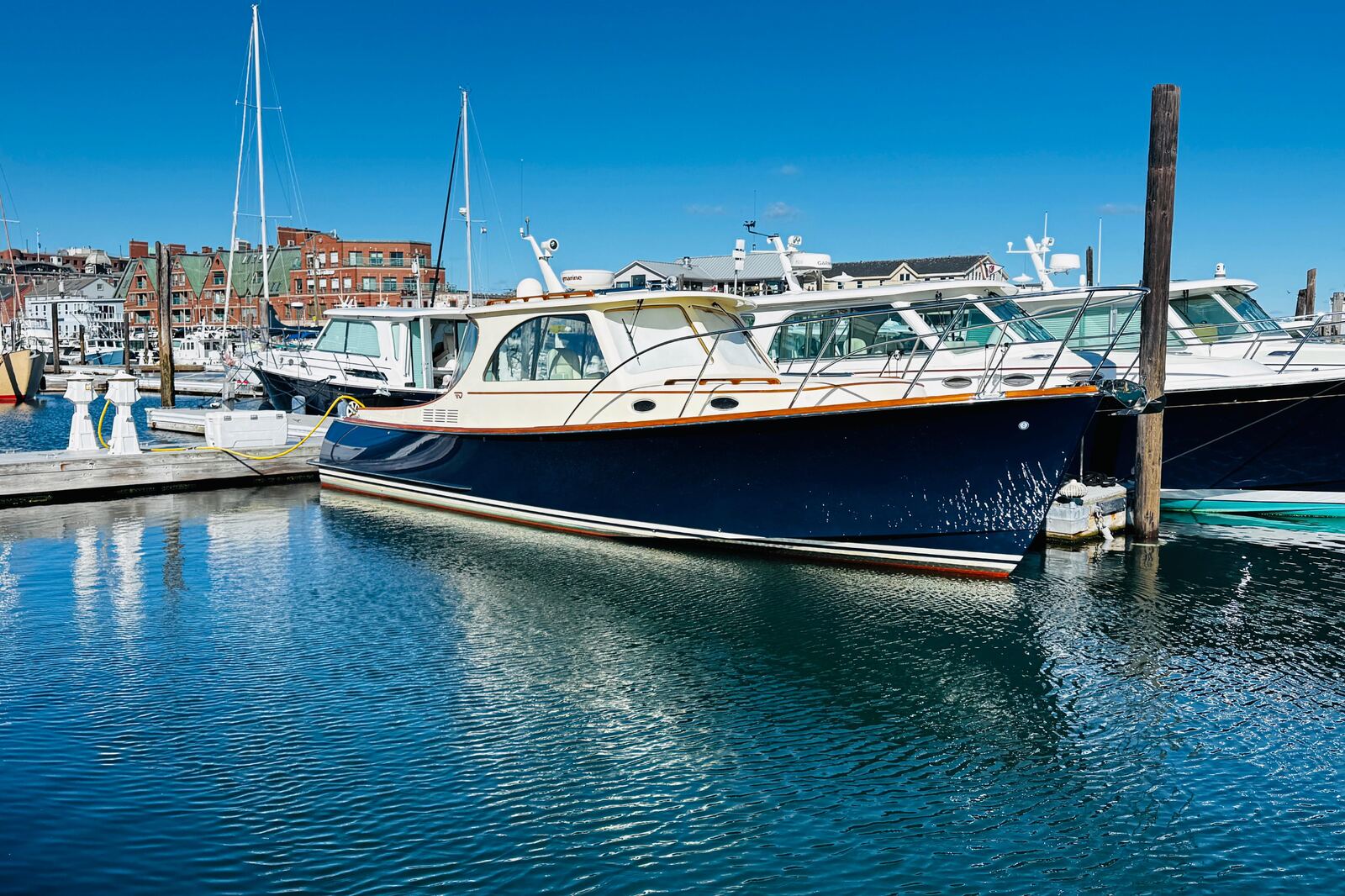 2012 Hinckley Picnic Boat 37 MKIII MAVERICK — photo 1