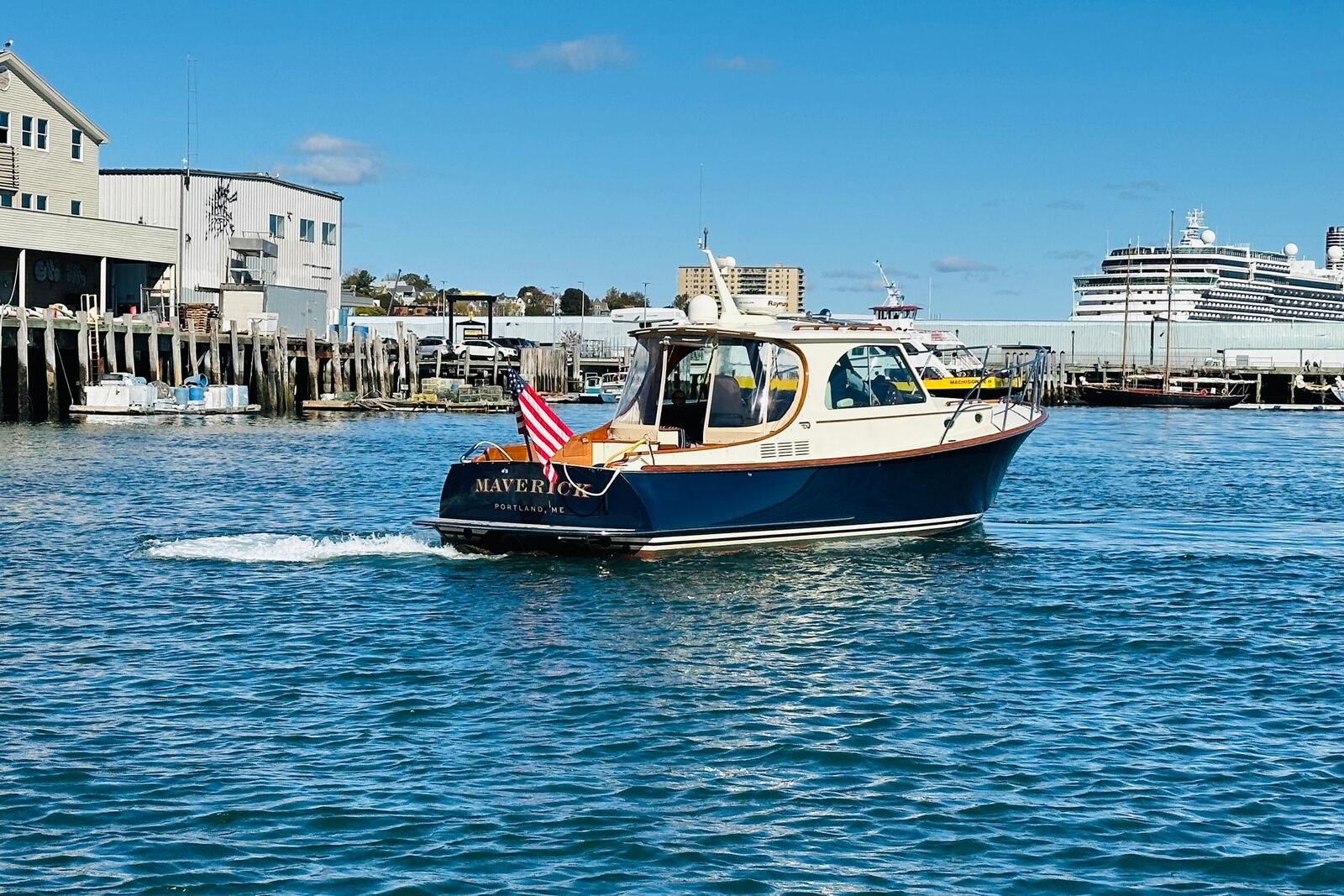 2012 Hinckley Picnic Boat 37 MKIII MAVERICK — photo 2