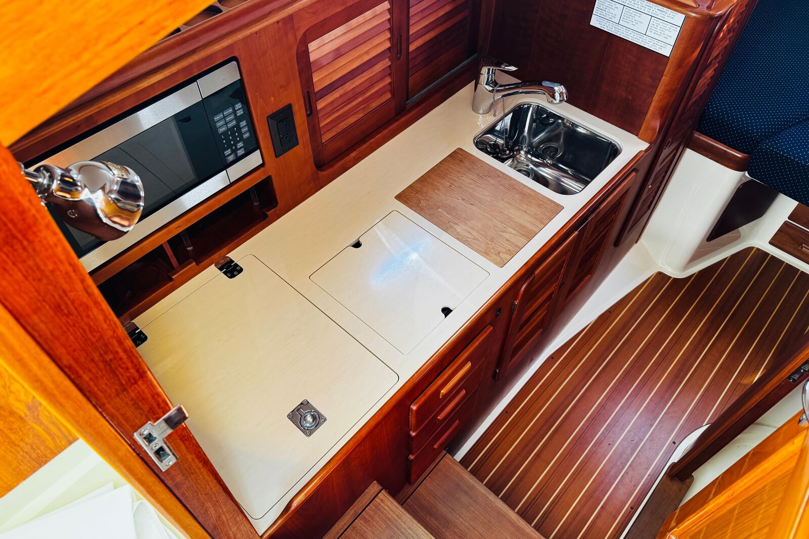 2012 Hinckley Picnic Boat 37 MKIII MAVERICK — photo 9