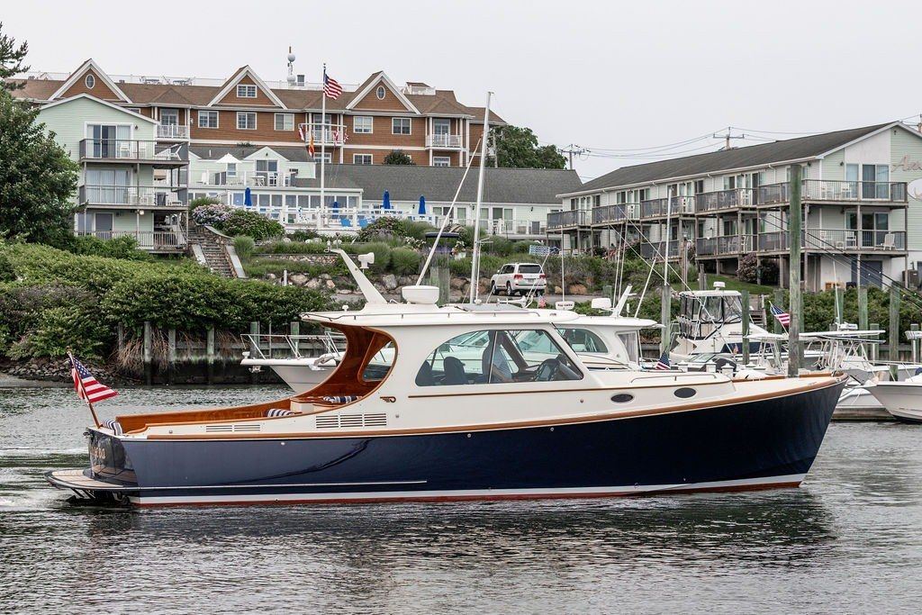 2012 Hinckley Picnic Boat 37 MKIII PANACEA — photo 7