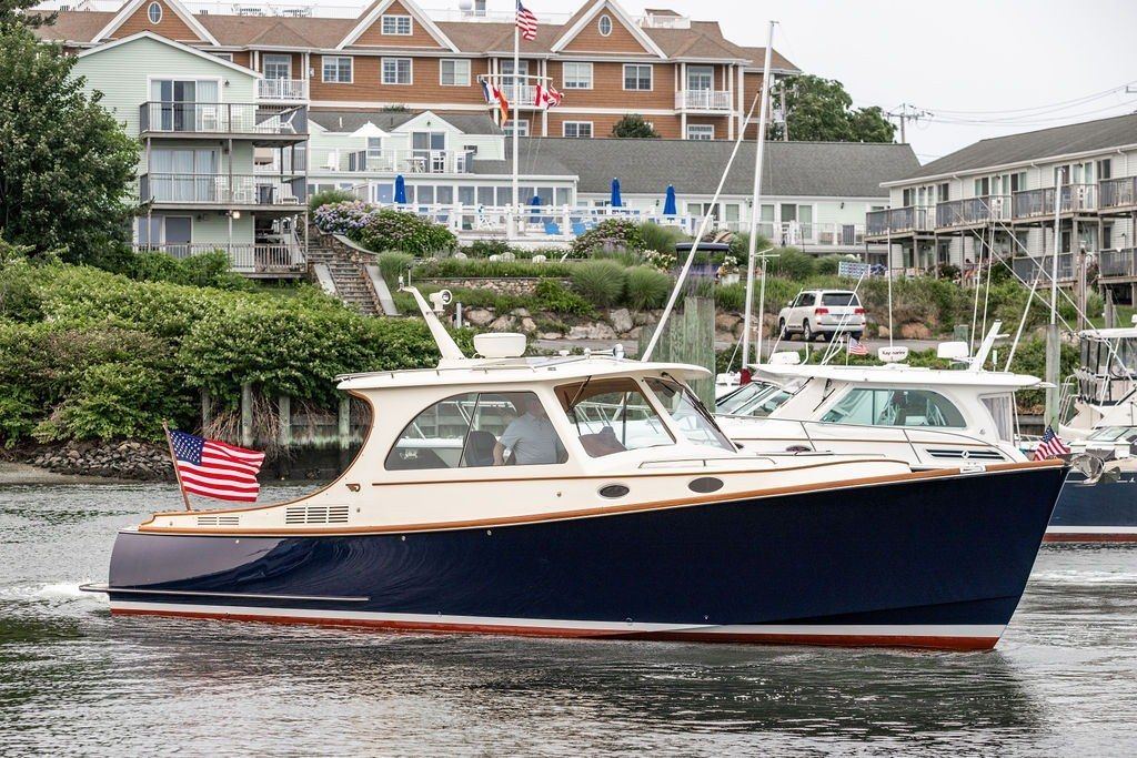2012 Hinckley Picnic Boat 37 MKIII PANACEA — photo 8