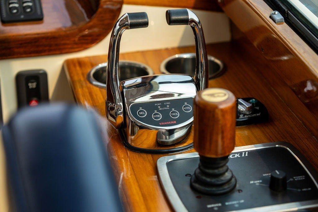 2012 Hinckley Picnic Boat 37 MKIII PANACEA — photo 12