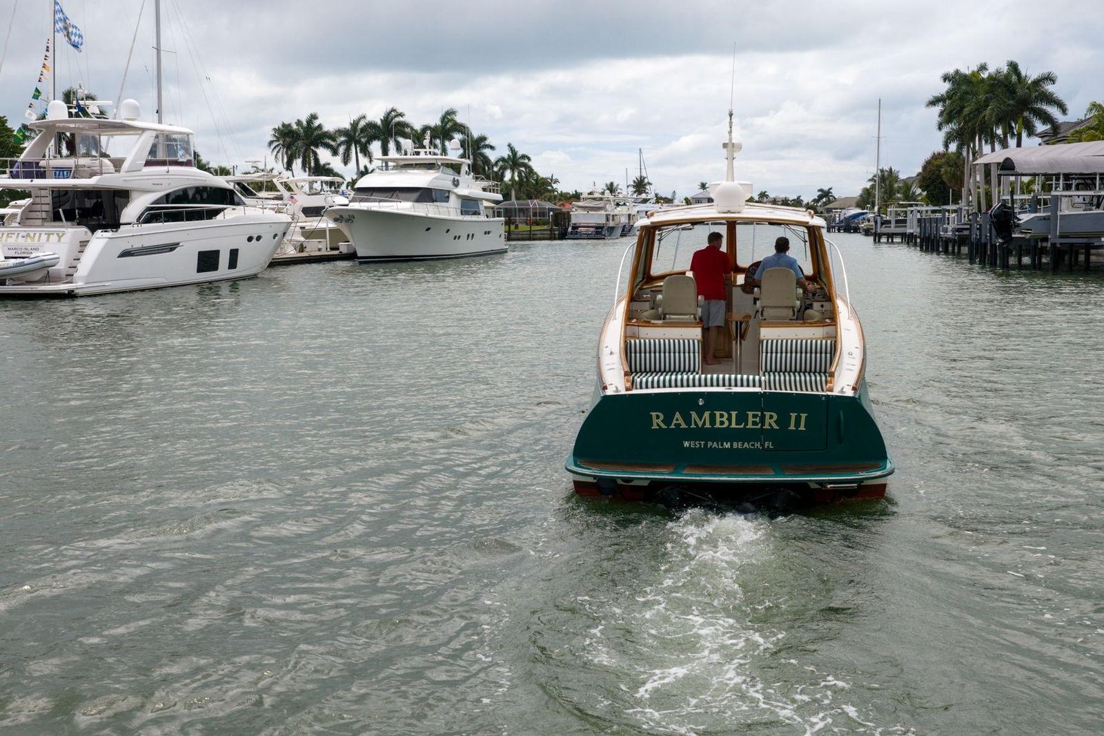 2014 Hinckley Picnic Boat 37 MKIII RAMBLER II — photo 5