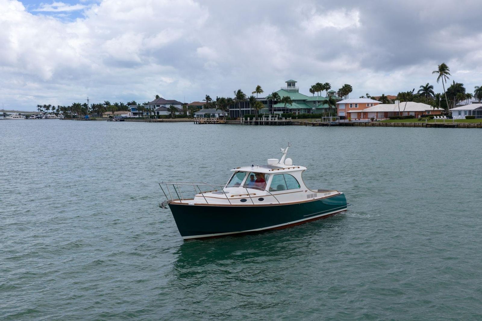 2014 Hinckley Picnic Boat 37 MKIII RAMBLER II — photo 6