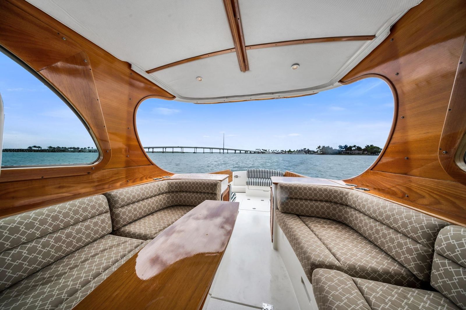 2014 Hinckley Picnic Boat 37 MKIII RAMBLER II — photo 11