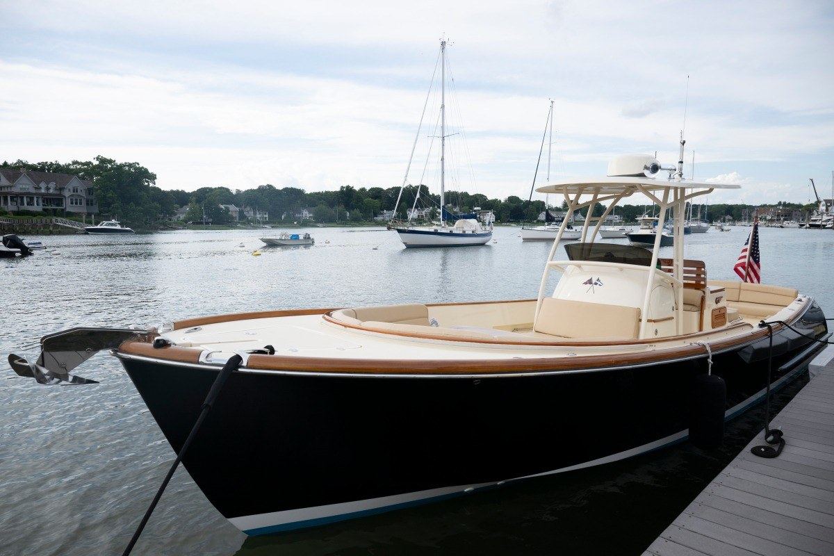 2014 Hinckley Talaria 29C DETAILS — photo 9