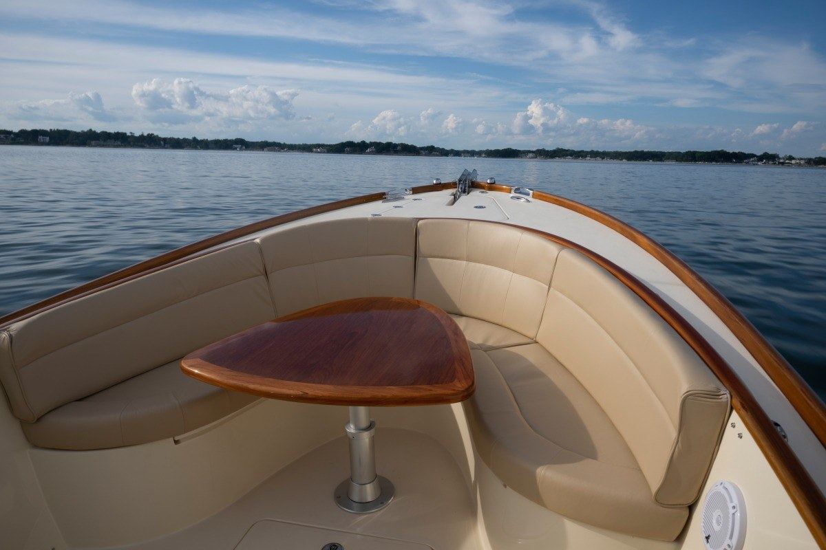 2014 Hinckley Talaria 29C DETAILS — photo 12