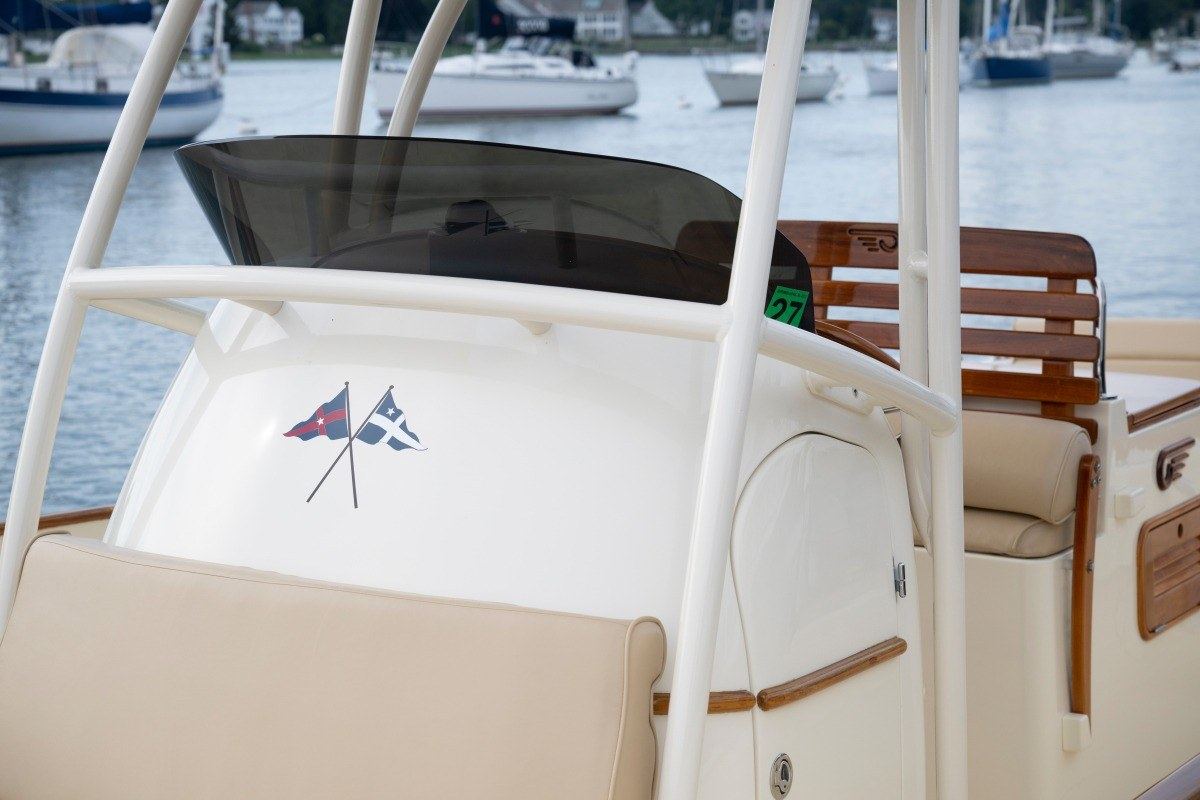 2014 Hinckley Talaria 29C DETAILS — photo 14