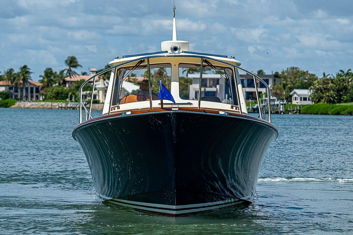 2016 Hinckley Picnic Boat 37 MKIII LADY B — photo 3