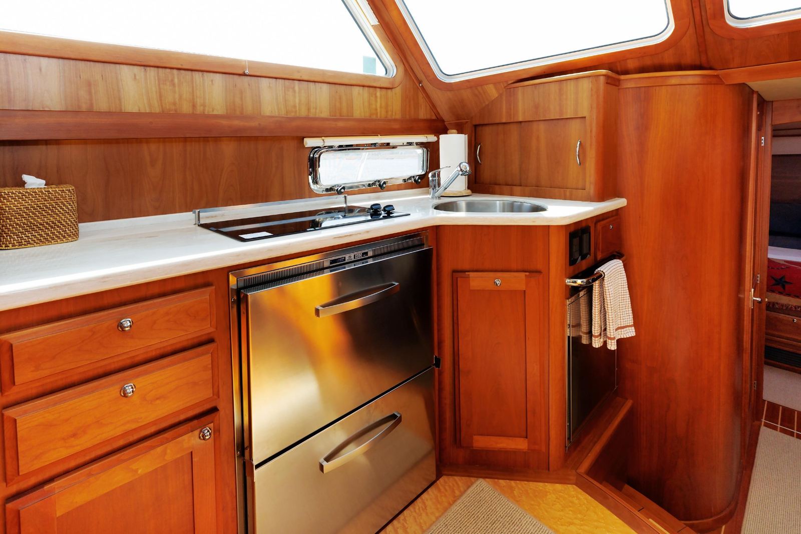 2016 Sabre 42 Fly Bridge Sedan ZANNER — photo 12