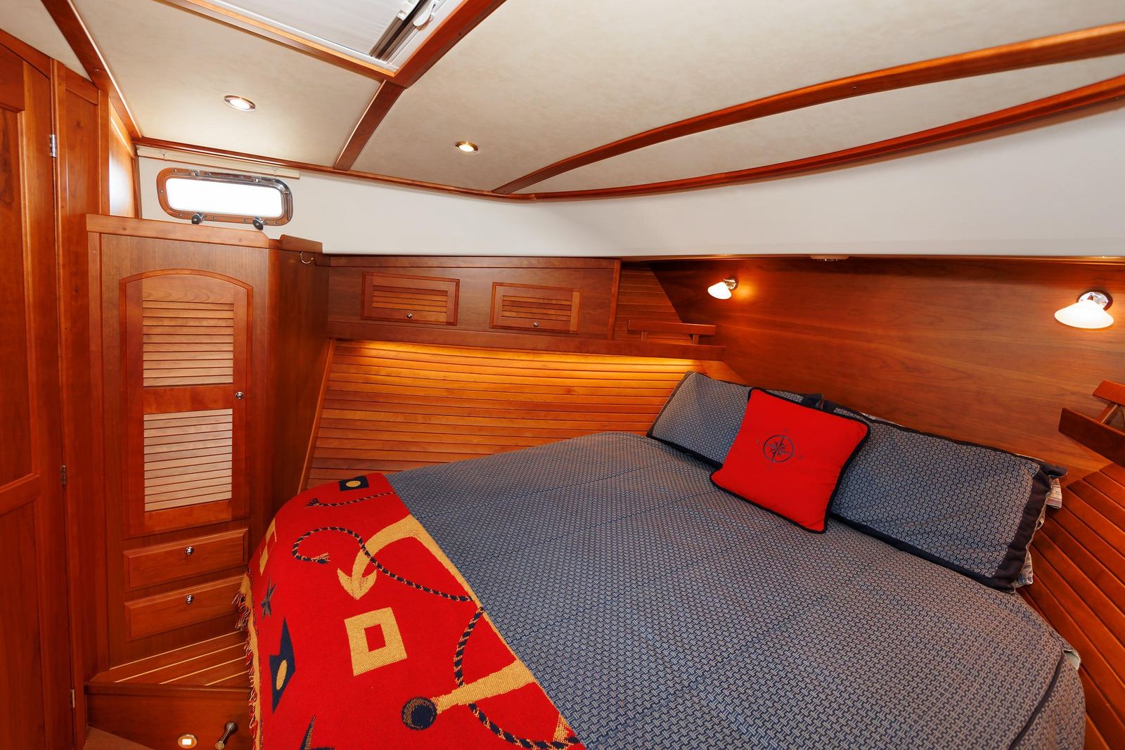 2016 Sabre 42 Fly Bridge Sedan ZANNER — photo 17