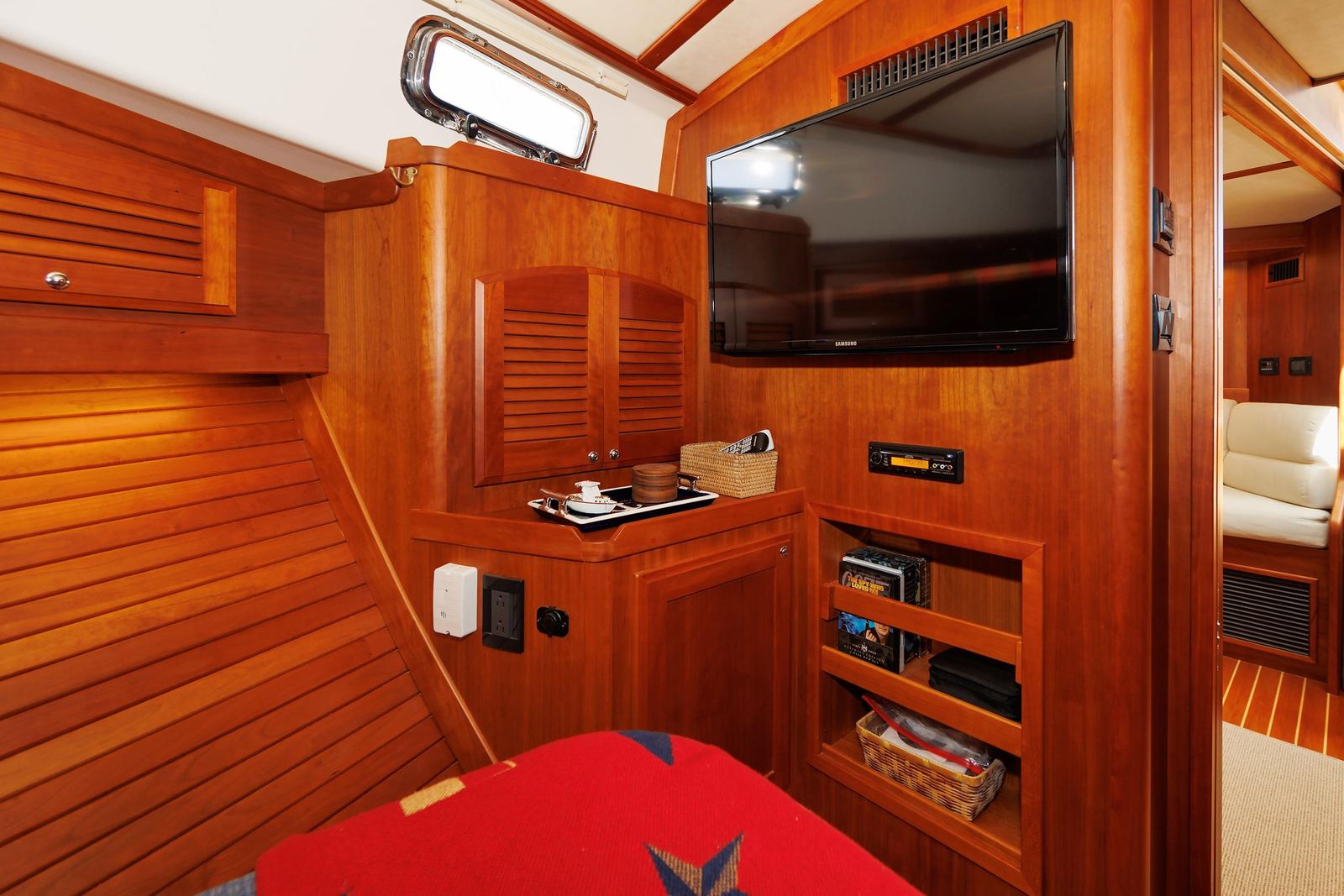 2016 Sabre 42 Fly Bridge Sedan ZANNER — photo 18