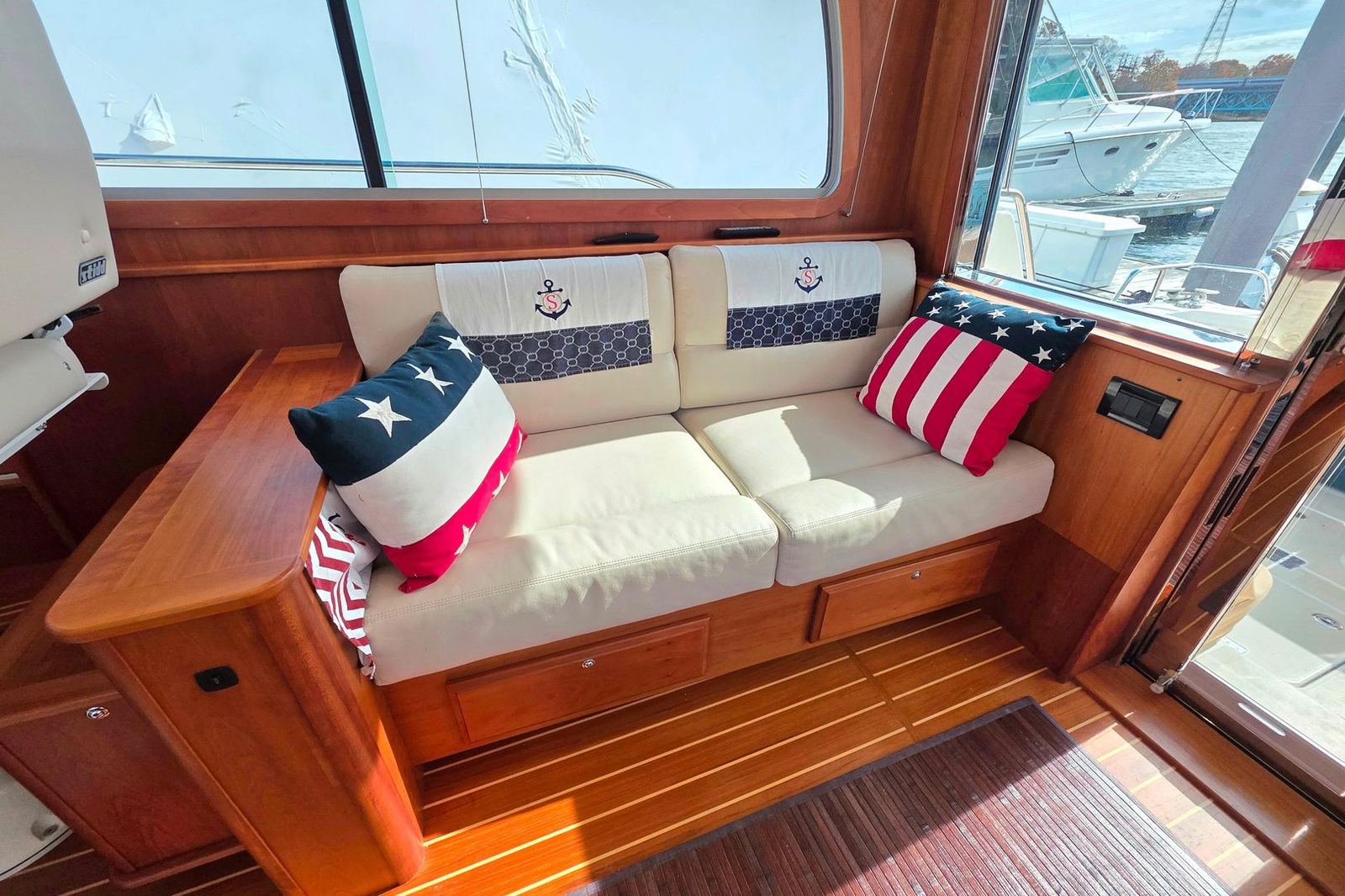 2017 Sabre 42 Salon Express — photo 6