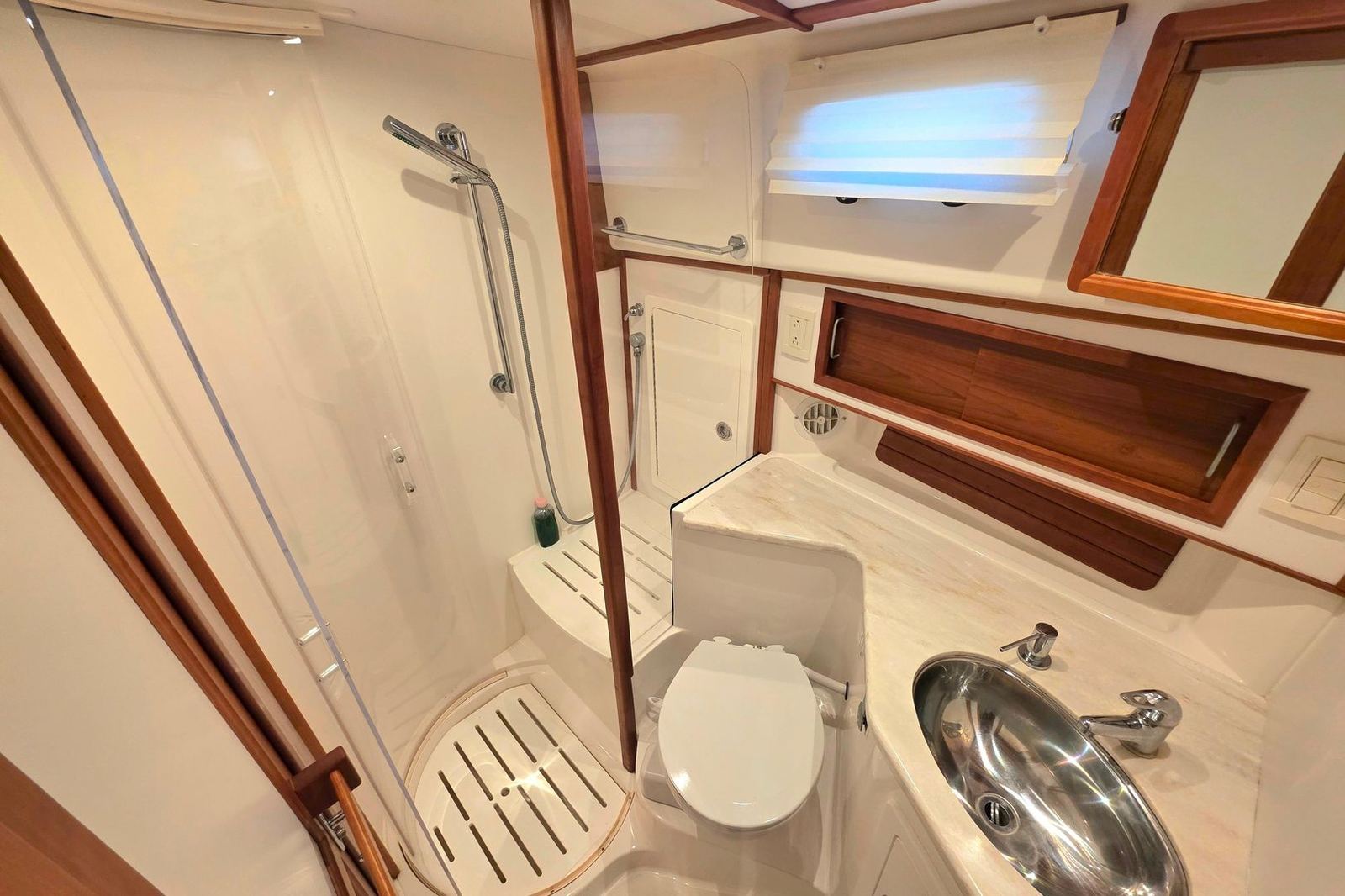 2017 Sabre 42 Salon Express — photo 15