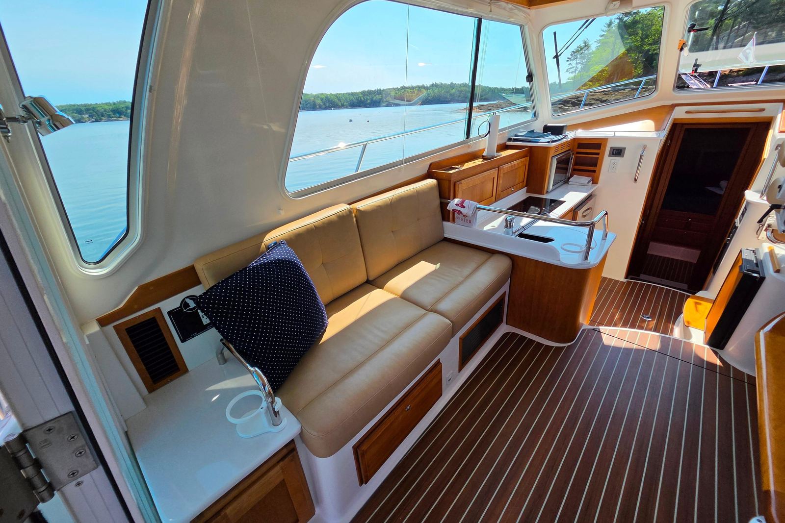 2018 Back Cove 37 SCOUT — photo 12