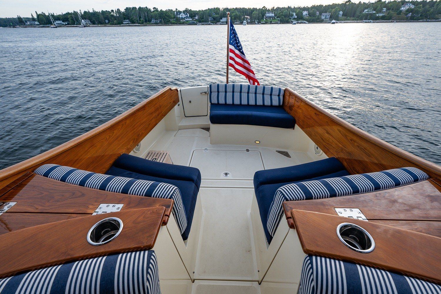 2018 Hinckley Picnic Boat 34 MKII UNO MAS — photo 7