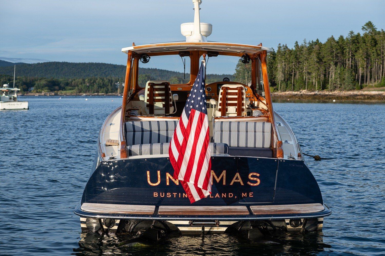 2018 Hinckley Picnic Boat 34 MKII UNO MAS — photo 18