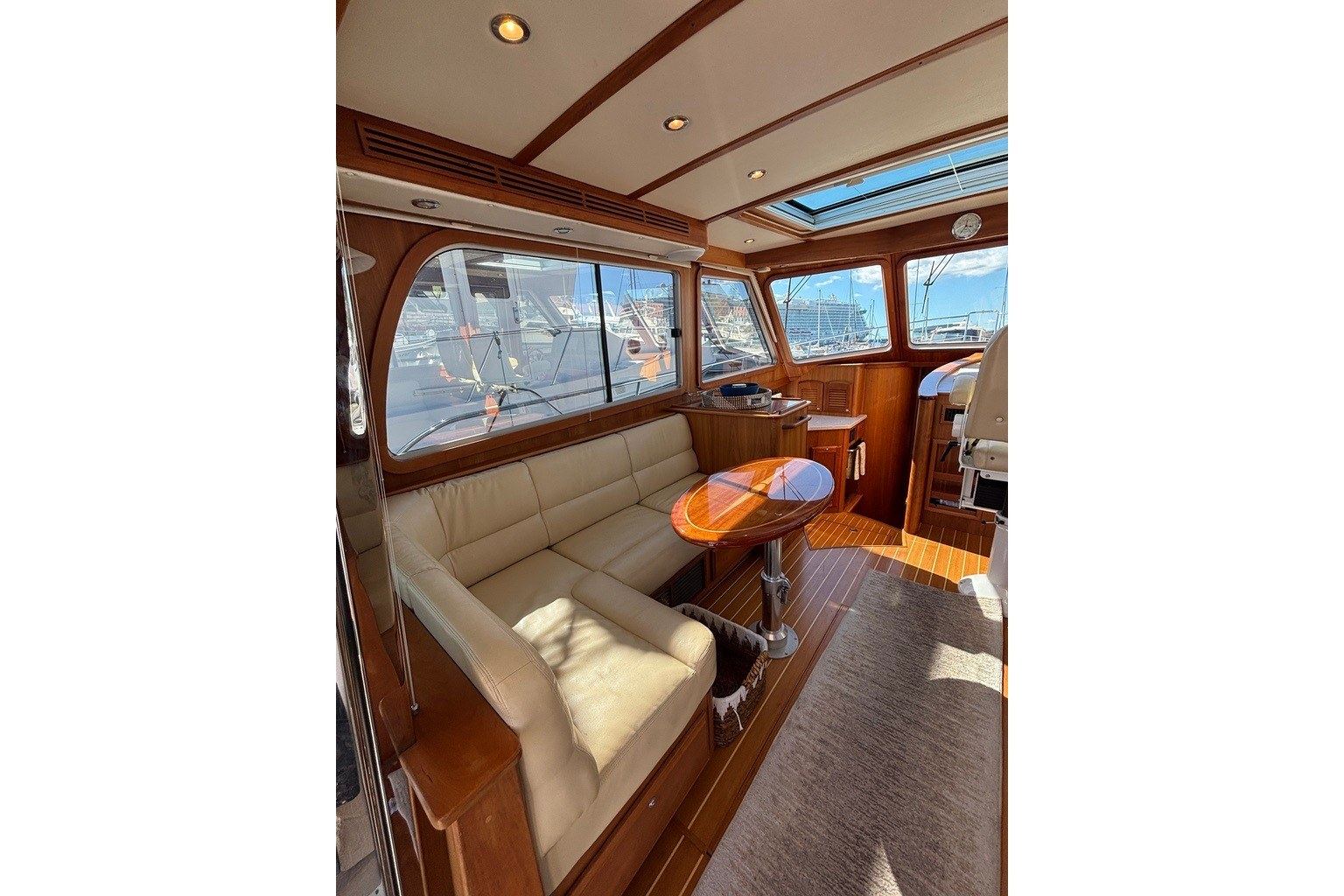 2018 Sabre 42 Salon Express THREE BELLES — photo 16