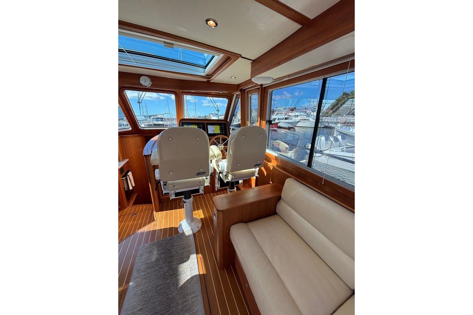 2018 Sabre 42 Salon Express THREE BELLES — photo 18