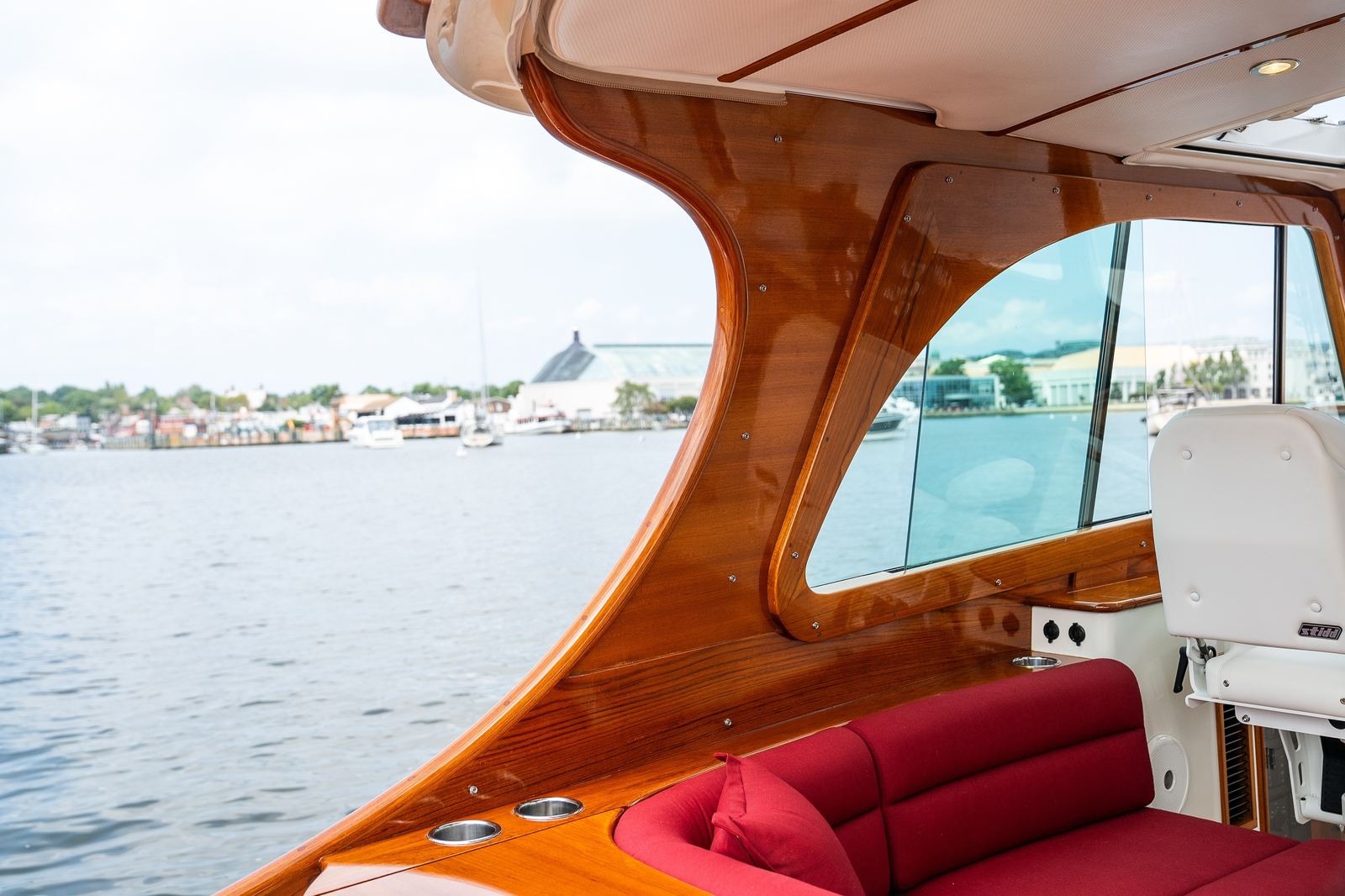 2020 Hinckley Picnic Boat 37 MKIII SEVERN UP — photo 16