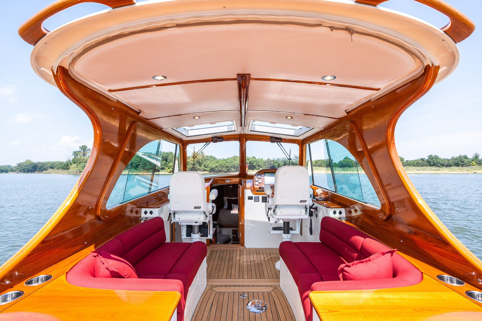 2020 Hinckley Picnic Boat 37 MKIII SEVERN UP — photo 18
