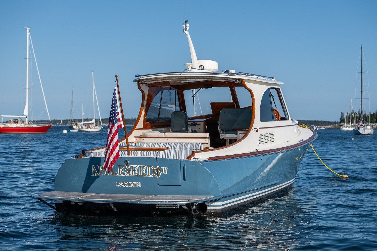 2020 Hinckley Picnic Boat 40 APPLESEEDS II — photo 2